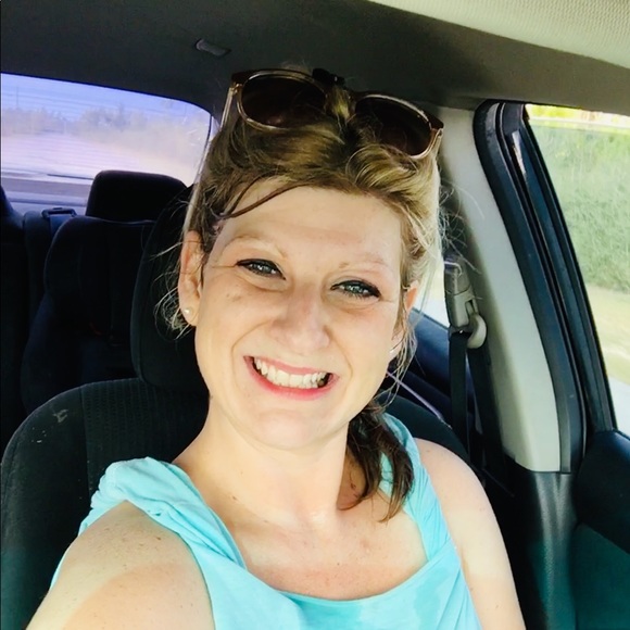 Meet your Posher, Carla - Picture 1 of 1